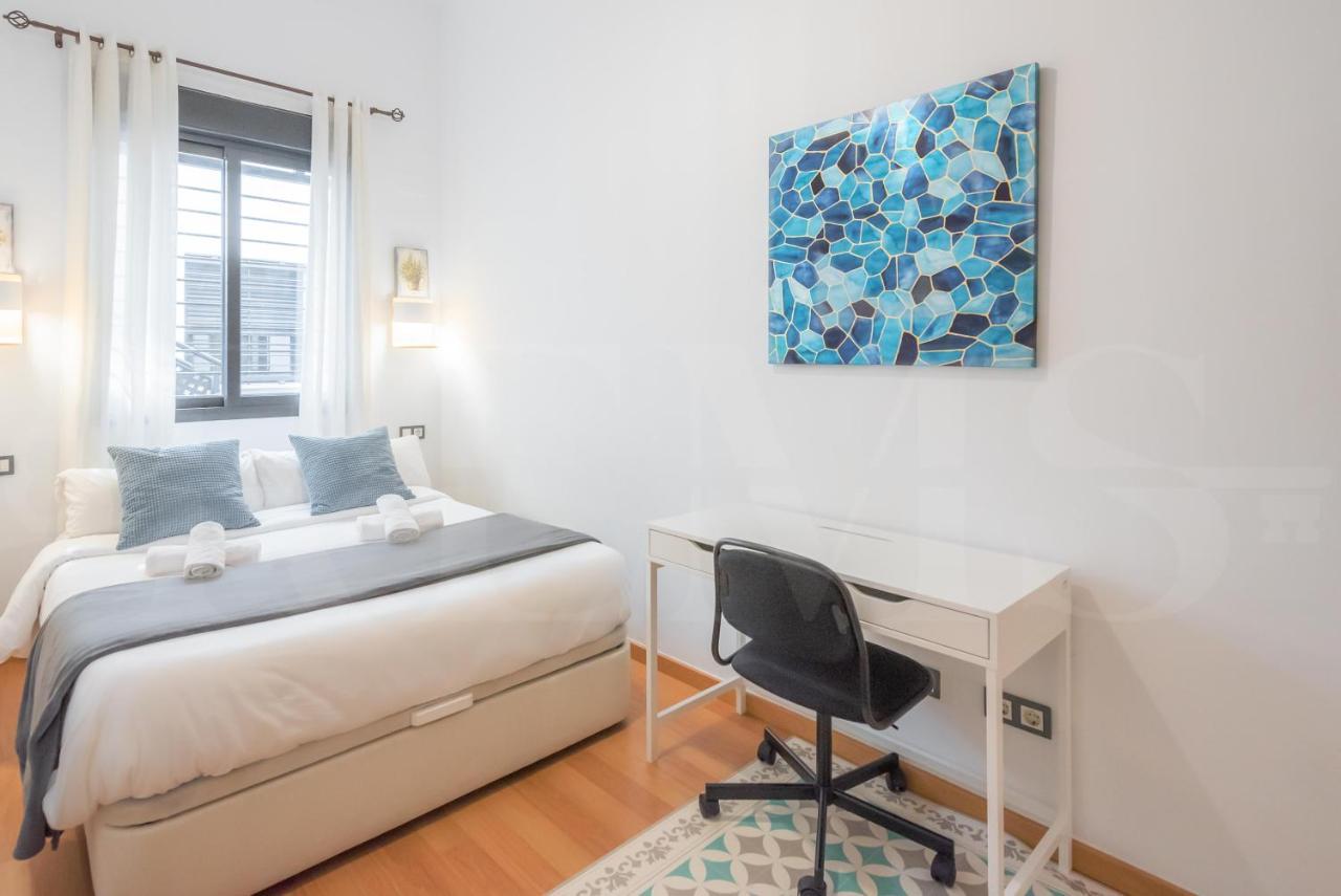 Relaxing Apartment With Community Pool & Parking- Center Málaga Eksteriør bilde