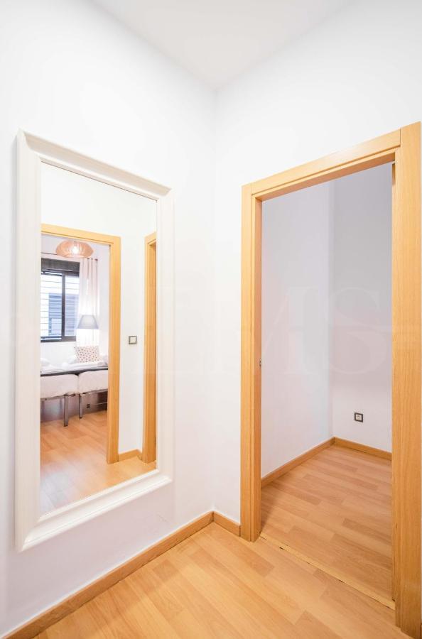 Relaxing Apartment With Community Pool & Parking- Center Málaga Eksteriør bilde